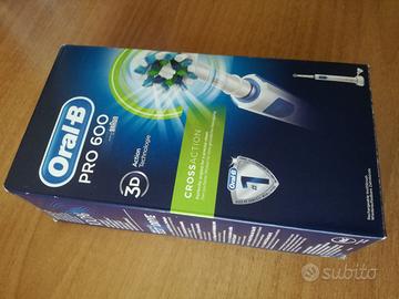 Spazzolino elettrico Oral-B PRO 600 cross action