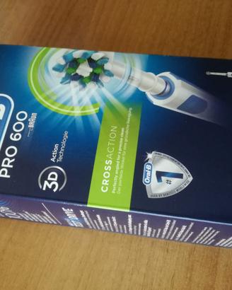 Spazzolino elettrico Oral-B PRO 600 cross action