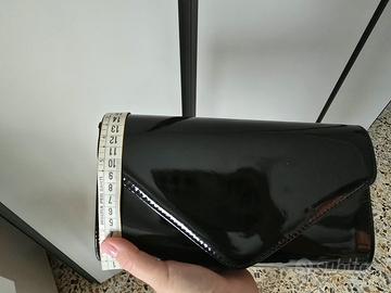 Pochette elegante colore  nero lucido