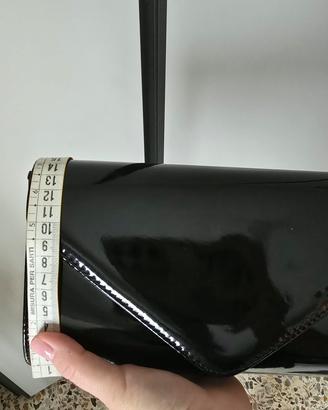 Pochette elegante colore  nero lucido
