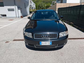 Audi A4 1.9 TDI 130cv (2001)-incidentata-marciante