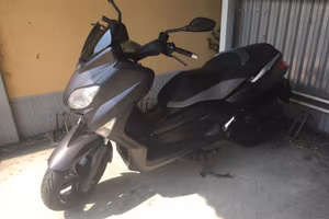 Yamaha Xmax 250