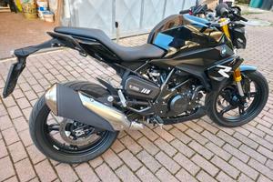 BMW G310 R 2024 km.4900 Patente A2