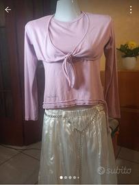 Completo bambina formato da tre pezzi.