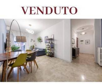 Appartamento di 90 m² con 3 locali e box auto a Mi