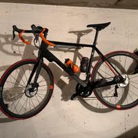 Bici elettrica da corsa ktm