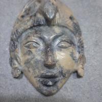 Maschera in pietra intagliata stile messoamericano