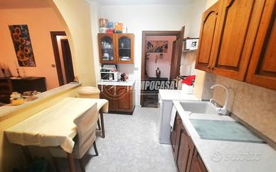 Appartamento all'ultimo piano con ascensore, box e