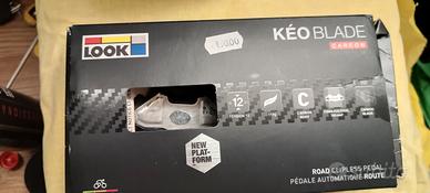 Pedali keo carbon