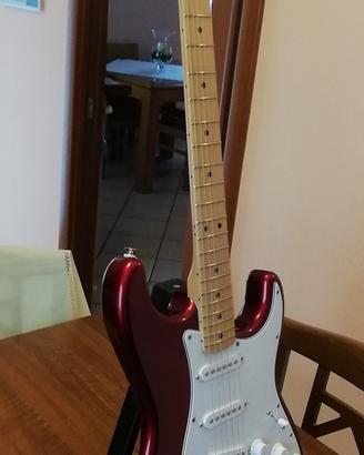 Chitarra elettrica  Fender Standard. 