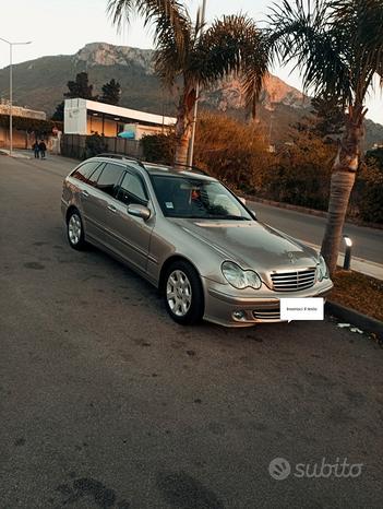 Mercedes 220