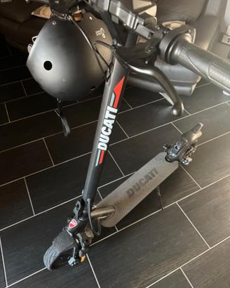 Monopattino elettrico Ducati Evo Pro II
