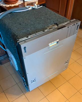 Lavastoviglie da incasso nuova, mai installata