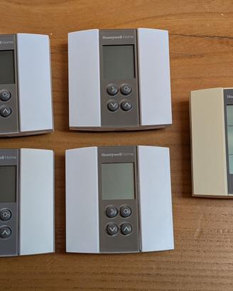 Lotto 5 termostati Honeywell Home T135 e T136
