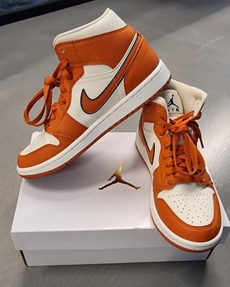 Air Jordan 1 Mid Se 39