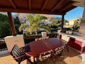 Appartamento in Villa a Mondello