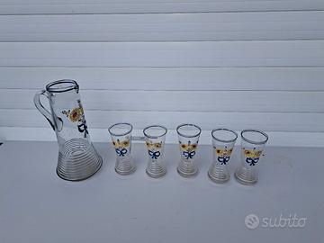 caraffa e bicchieri in cristallo antichi