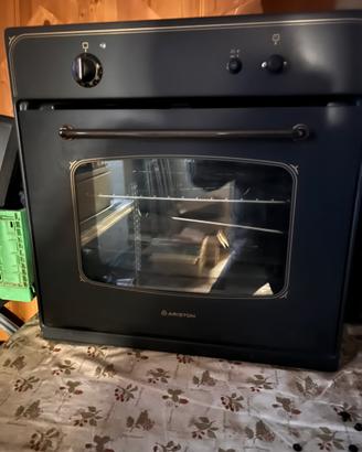 Forno a Gas Ariston FR GO   mai  installato