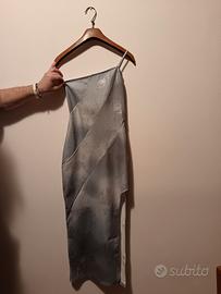 vestito bershka azzurro brillantino lungo con spac