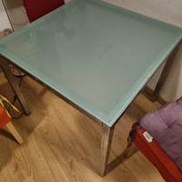 tavolo ikea in metallo con 3 sedie