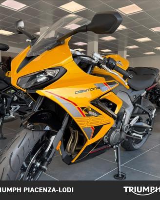TRIUMPH Daytona 660