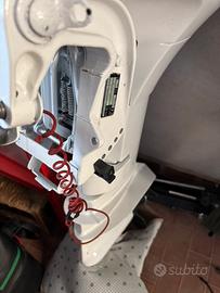 Motore   Johnsonbombardier, due tempi,9,9 cv