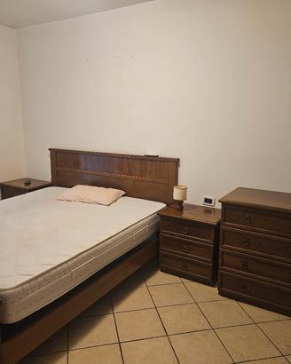 Camera da letto in legno massello completa