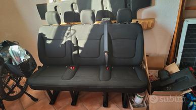 sedile posteriore a 3 posti Renaul traffic 2014/24