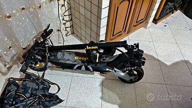 monopattino elettrico Jeep JXP 