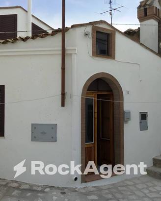 ABITAZIONE CENTRO STORICO INDIPENDENTE AL PIANO TE