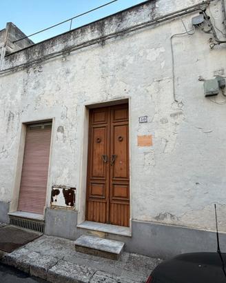 TRILOCALE ANTICO CON CANTINA