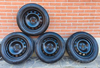 Gomme invernali  205 55 R 16 + cerchi+copricerchi 