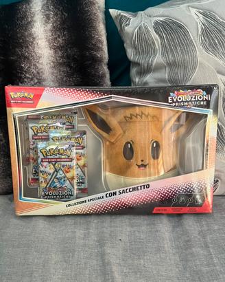 Pokémon Evoluzioni Prismatiche Collez. con Sacchet