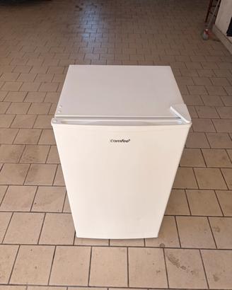 Frigorifero Compatto Comfee’ con Vano Freeze