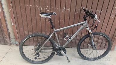 Bicicletta MTB Giant