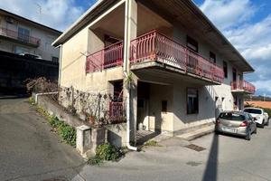 Villa singola con cortile e garage Zafferana Etnea