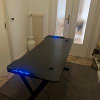 Scrivania gamong + luci led