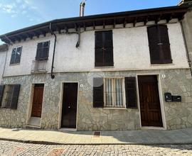 CASA SEMINDIPENDENTE A CASTELL'ALFERO