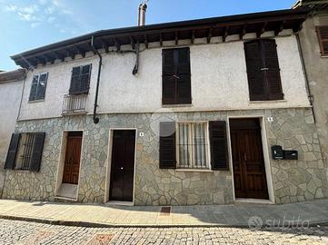 CASA SEMINDIPENDENTE A CASTELL'ALFERO