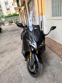 Yamaha TMAX 560 Tech Max