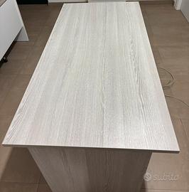 Scrivania - perfetta per studio o home office