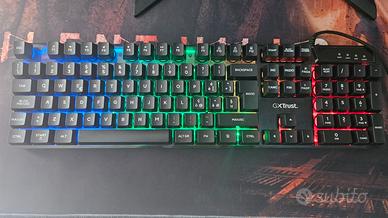 Combo tastiera e mouse da gaming Gxtrust con cavo.