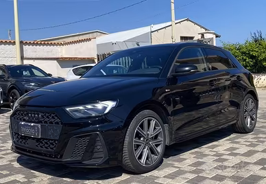 Audi A1 SPB S Line interno ed esterno 1.0 TFS...