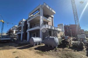 PORZIONE DI TRIFAMILIARE A ROMA