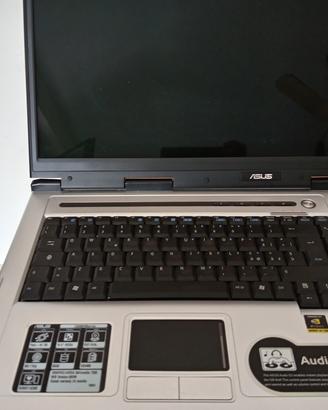 Notebook Asus Z92V Modello Z9200.
