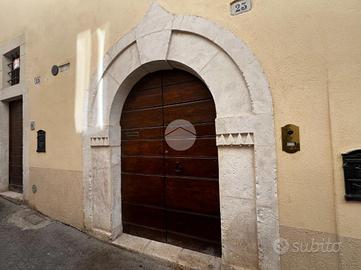4 LOCALI A L'AQUILA