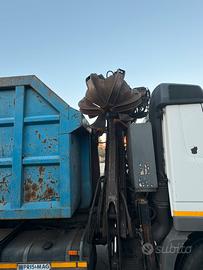 Mercedes 2541 scarrabile con gru