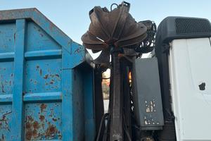 Mercedes 2541 scarrabile con gru