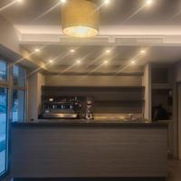 Bancone Bar e divani