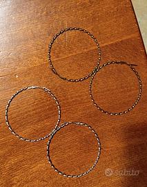 Set di due paia di orecchini a cerchio